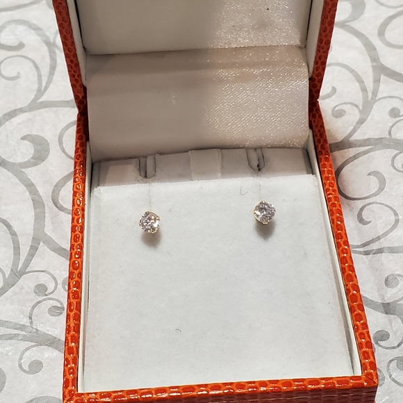 14kt CZ Earrings - Picture 1 of 5
